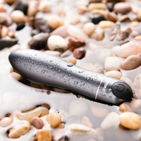 Мини-вибратор Evolved Travel Gasm